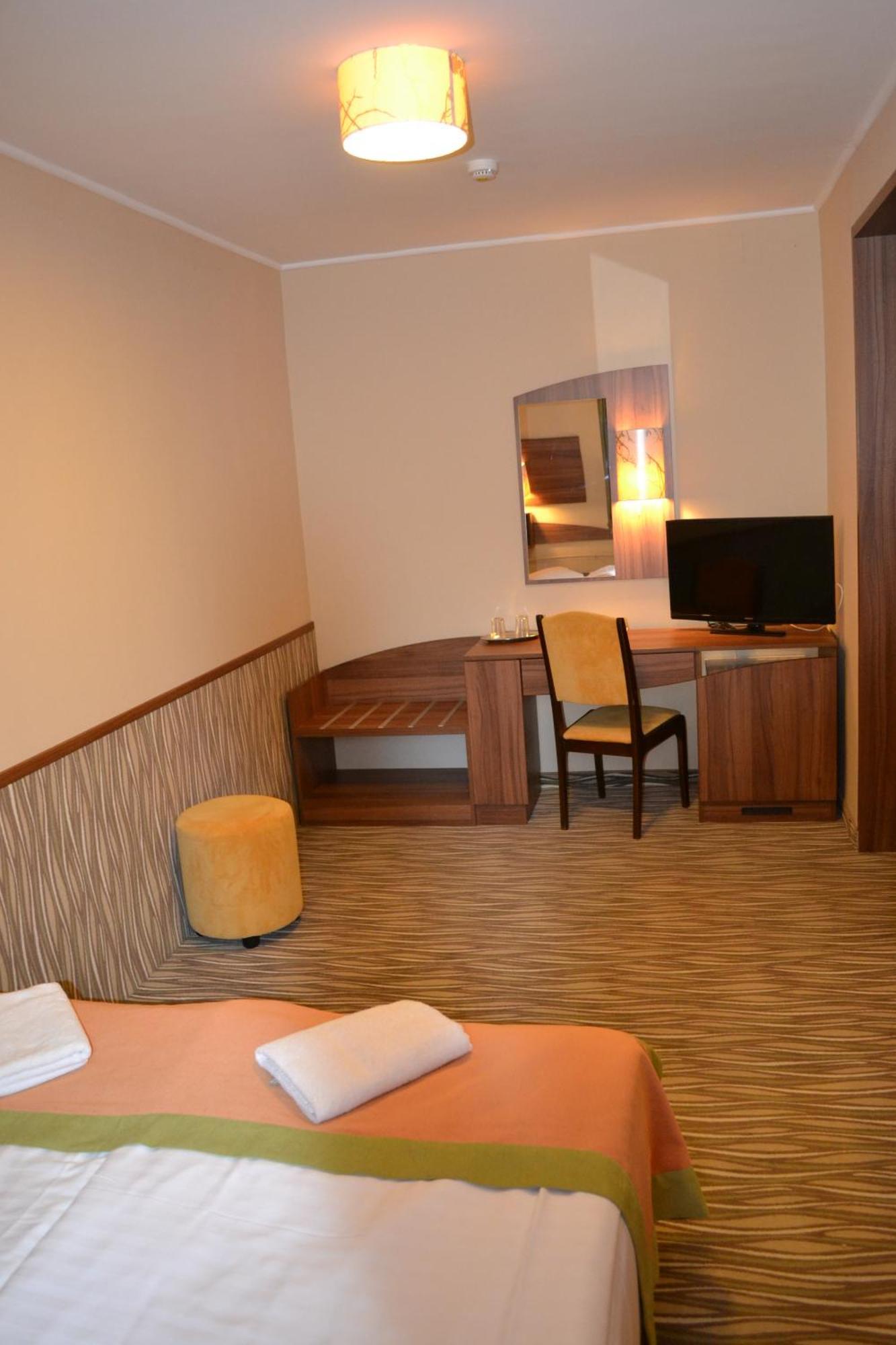 พาร์คโฮเต็ล กีล่า Hotel ยูลา ภายนอก รูปภาพ
